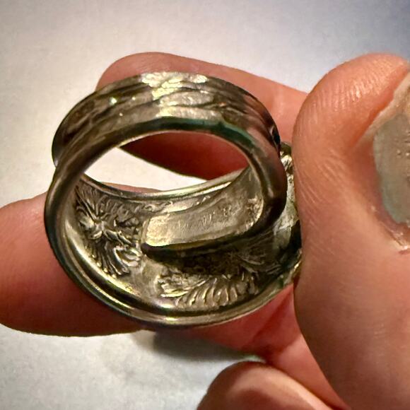 Vintage William Rogers Floral Silver Plated Spoon Ring - Picture 8 of 9